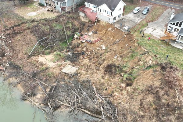 Kentucky Geological Survey visits Kentucky River landslide area in Frankfort